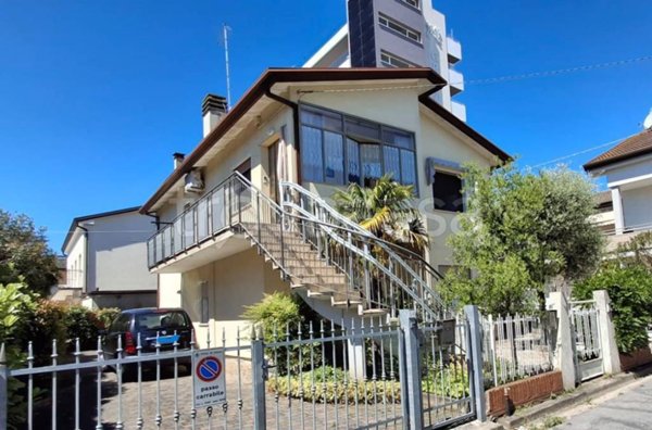 appartamento in vendita a Jesolo in zona Lido
