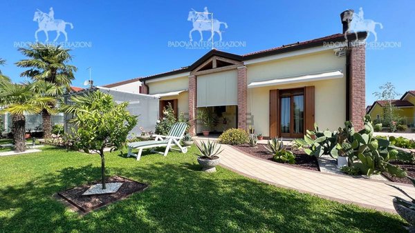 casa indipendente in vendita a Jesolo in zona Cason Fornaci
