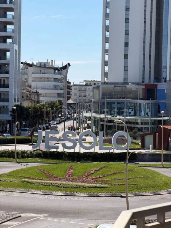appartamento in vendita a Jesolo in zona Lido