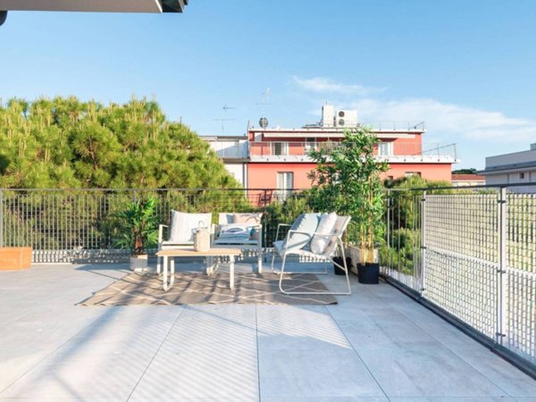 appartamento in vendita a Jesolo in zona Lido