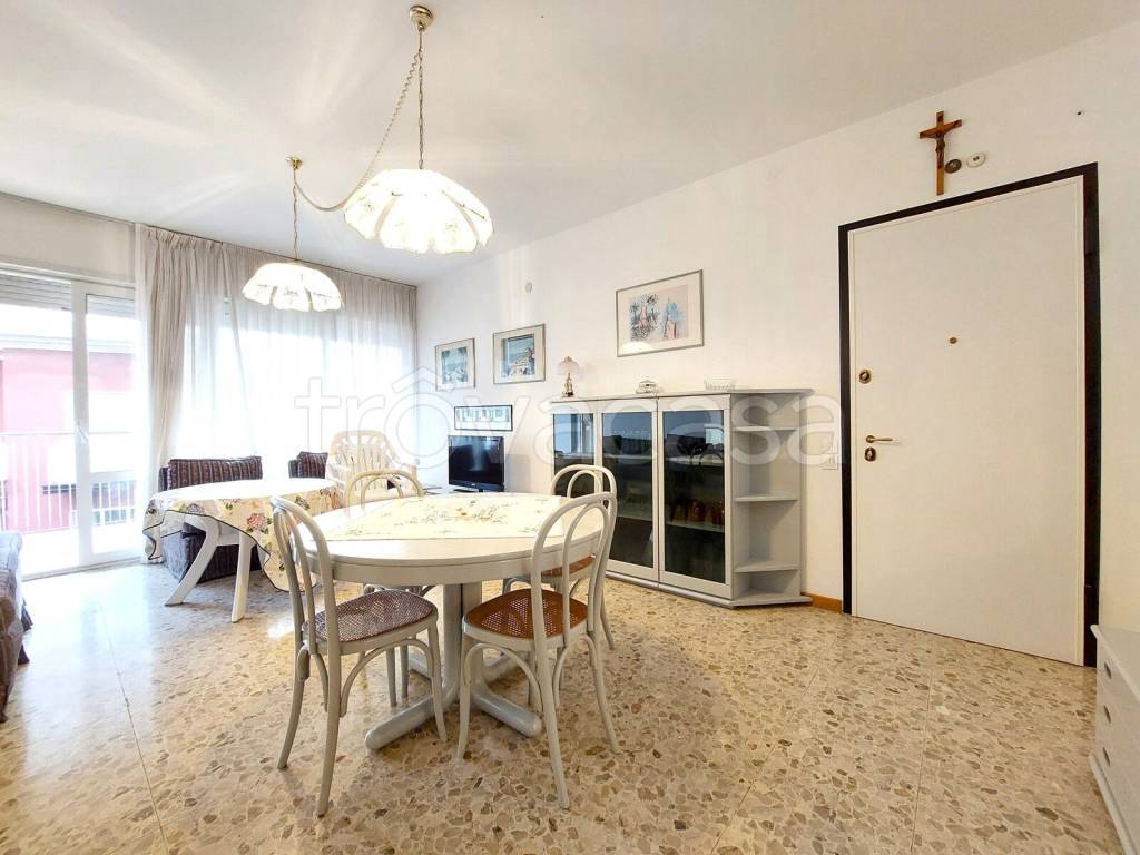 appartamento in vendita a Jesolo in zona Lido