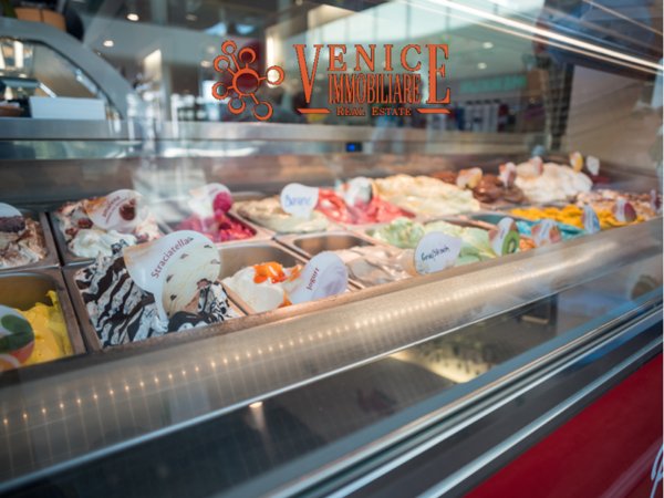 negozio in vendita a Jesolo in zona Lido