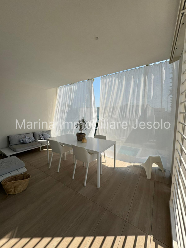 appartamento in vendita a Jesolo in zona Lido