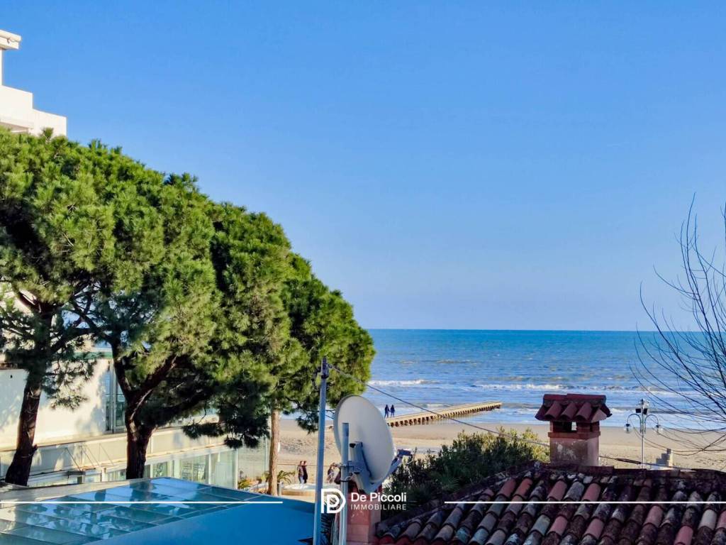 appartamento in vendita a Jesolo in zona Lido