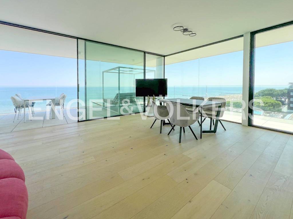 appartamento in vendita a Jesolo in zona Lido