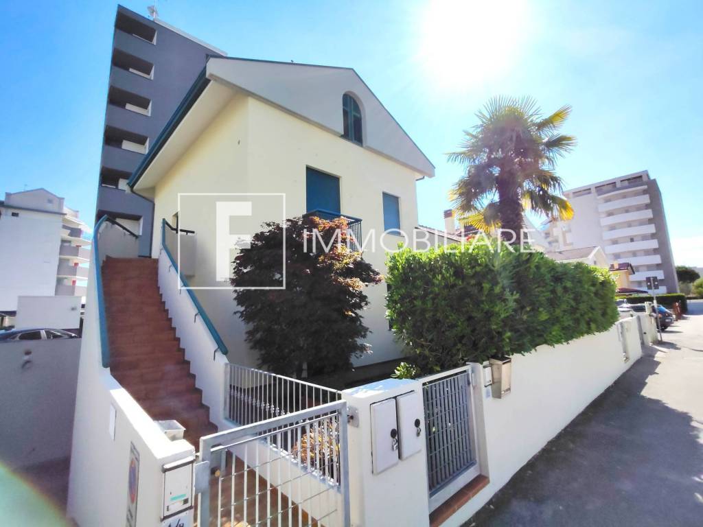 appartamento in vendita a Jesolo in zona Lido