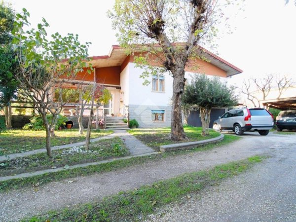casa indipendente in vendita a Jesolo