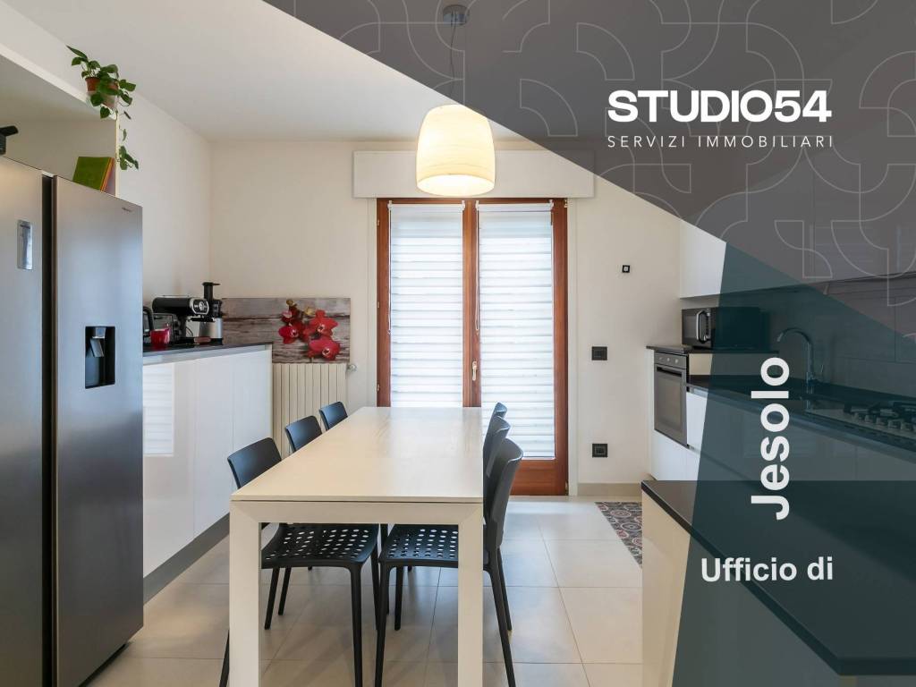 appartamento in vendita a Jesolo in zona Lido