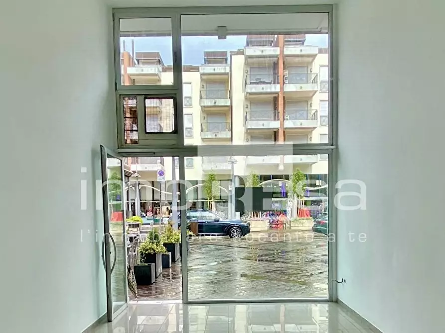 negozio in vendita a Jesolo in zona Lido