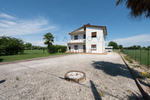 casa indipendente in vendita a Jesolo in zona Cortellazzo