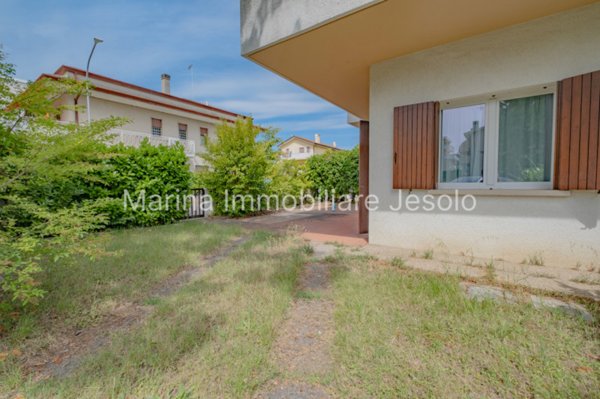 appartamento in vendita a Jesolo in zona Lido