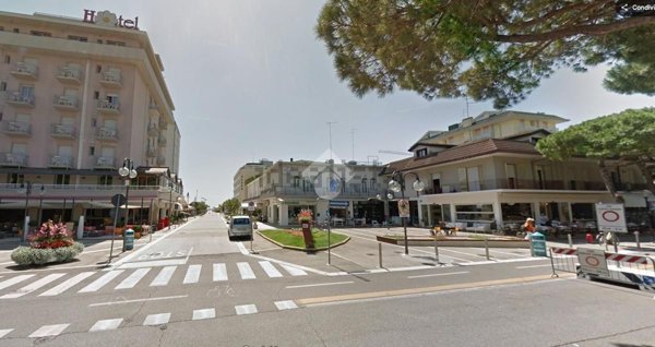 negozio in vendita a Jesolo in zona Lido