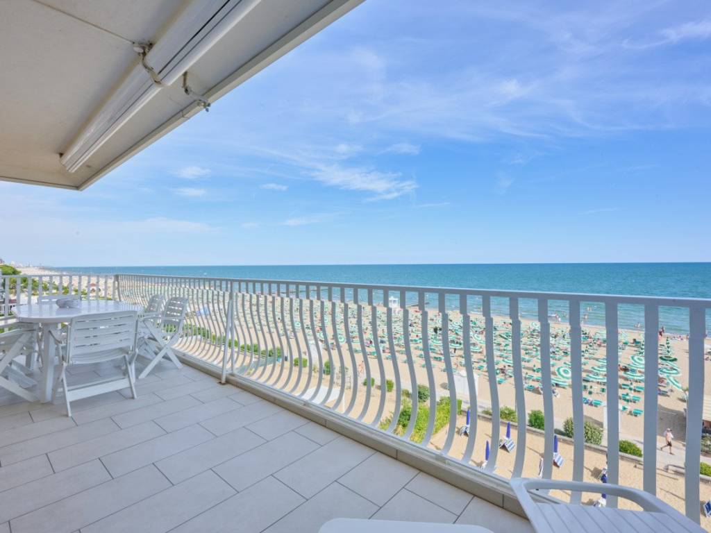 appartamento in vendita a Jesolo in zona Lido