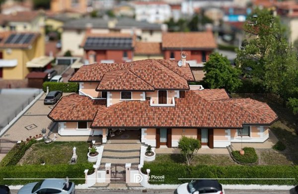 casa indipendente in vendita a Jesolo in zona Cason Fornaci