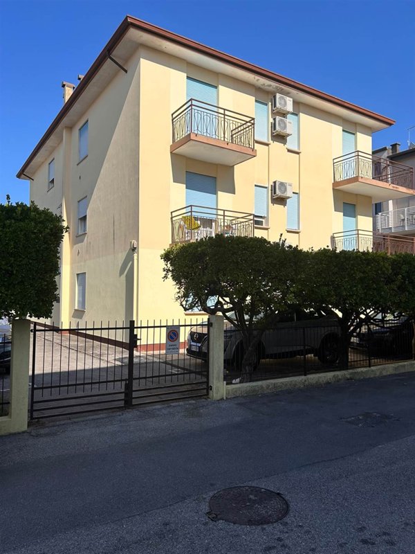 appartamento in vendita a Jesolo in zona Lido
