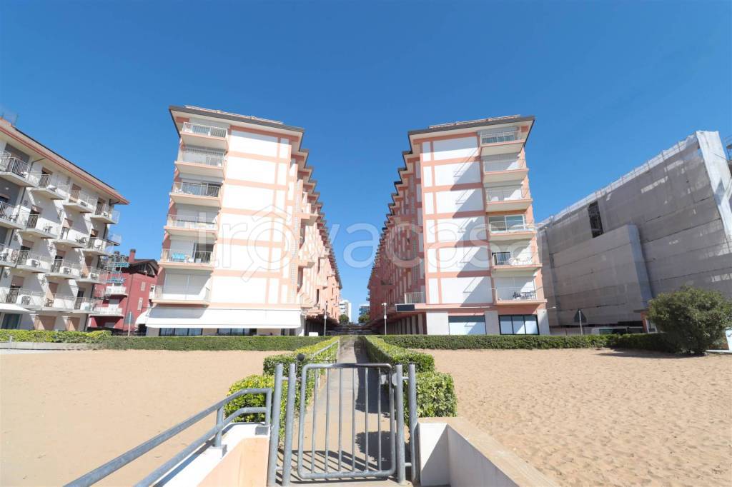 appartamento in vendita a Jesolo in zona Lido