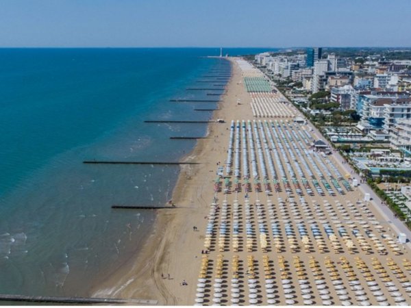 casa indipendente in vendita a Jesolo in zona Lido