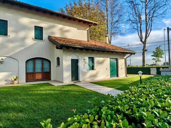 casa indipendente in vendita a Jesolo in zona Ca' Gamba