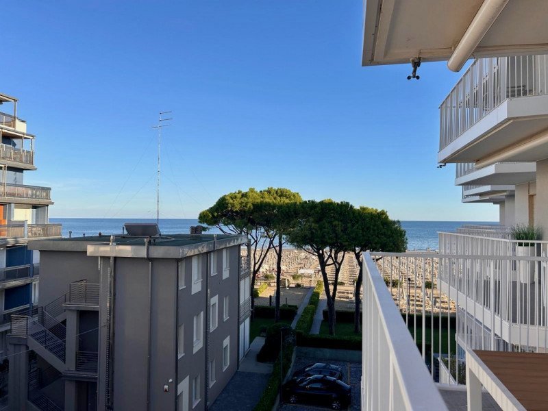 appartamento in vendita a Jesolo in zona Lido