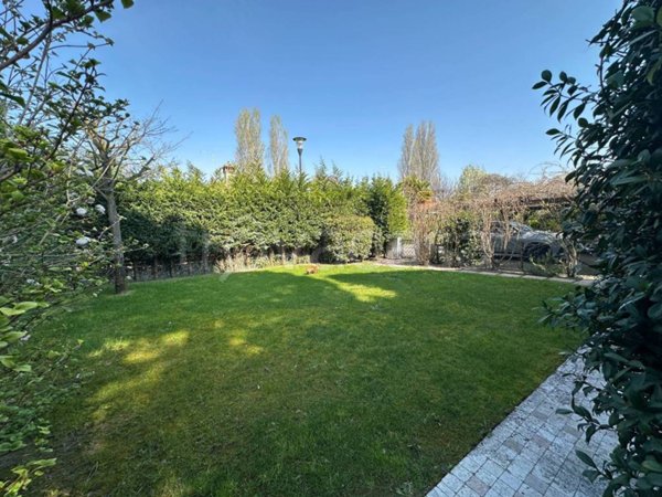 casa indipendente in vendita a Jesolo