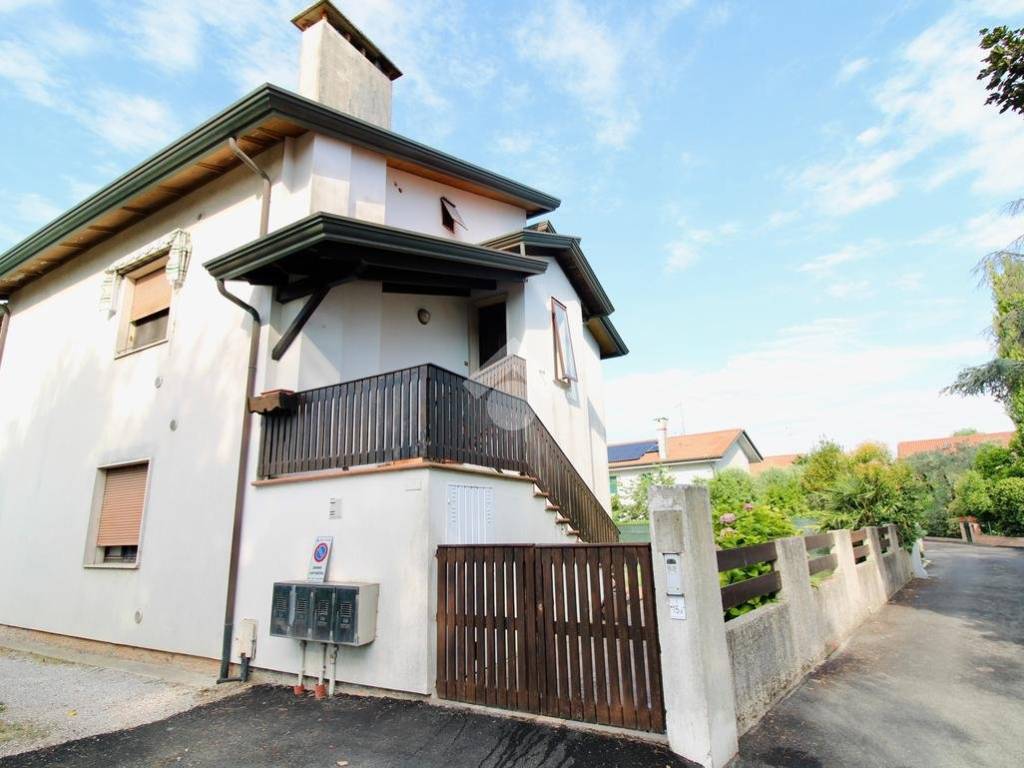 casa indipendente in vendita a Jesolo in zona Cason Fornaci