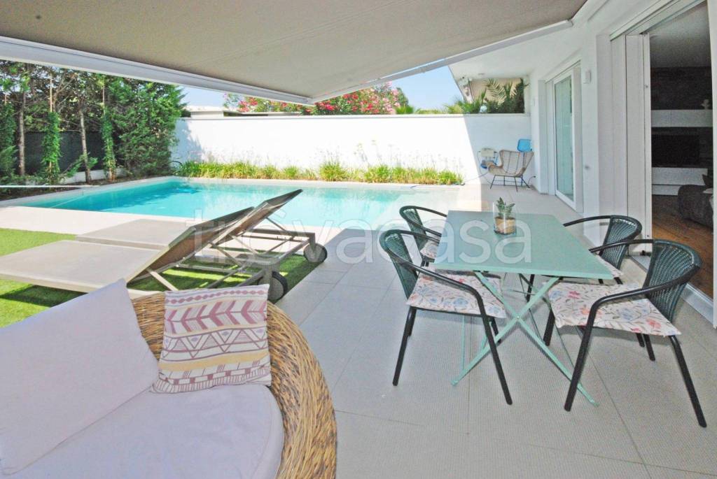 casa indipendente in vendita a Jesolo in zona Lido