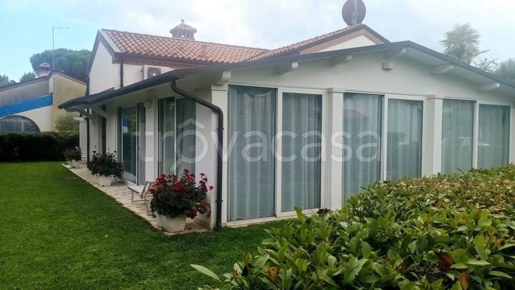 casa indipendente in vendita a Jesolo in zona Lido