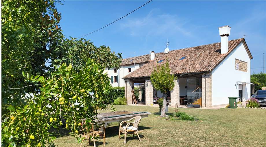 casa indipendente in vendita a Jesolo in zona Cason Fornaci