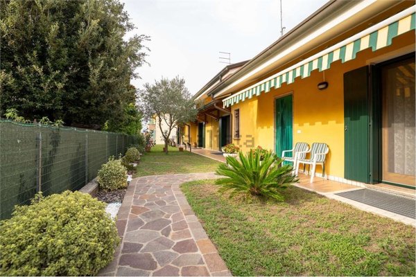 casa indipendente in vendita a Jesolo in zona Lido