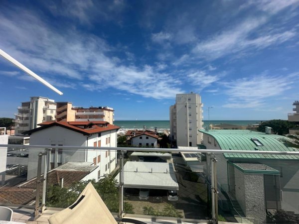 appartamento in vendita a Jesolo in zona Lido