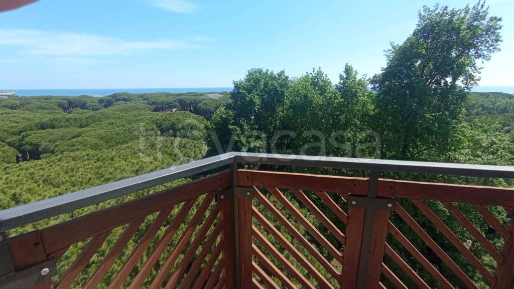 appartamento in vendita a Jesolo in zona Lido
