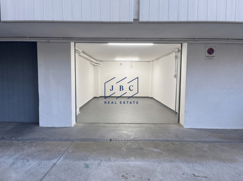 box auto in vendita a Jesolo in zona Lido
