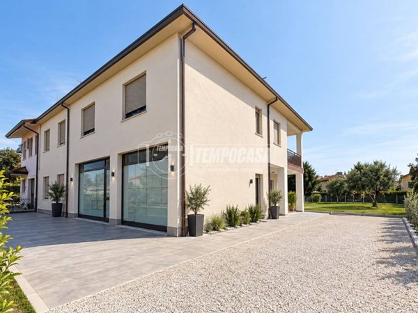 casa indipendente in vendita a Jesolo in zona Cortellazzo