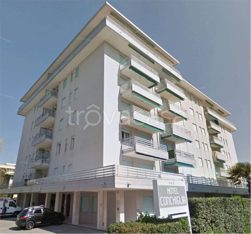 appartamento in vendita a Jesolo in zona Lido