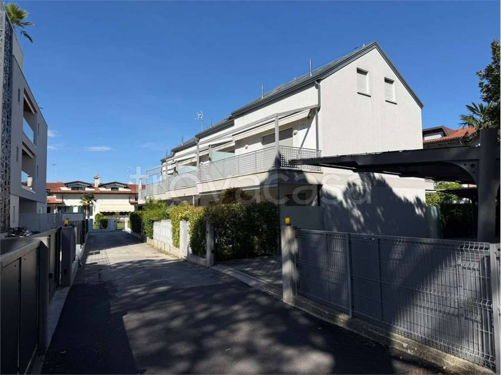 appartamento in vendita a Jesolo in zona Lido