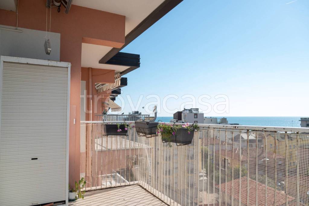 appartamento in vendita a Jesolo in zona Lido