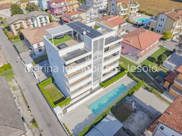 appartamento in vendita a Jesolo in zona Lido