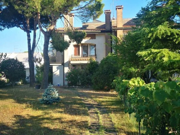 casa indipendente in vendita a Jesolo in zona Lido