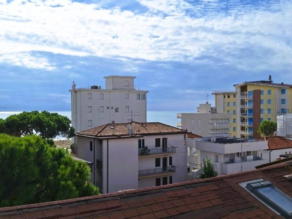 appartamento in vendita a Jesolo in zona Lido