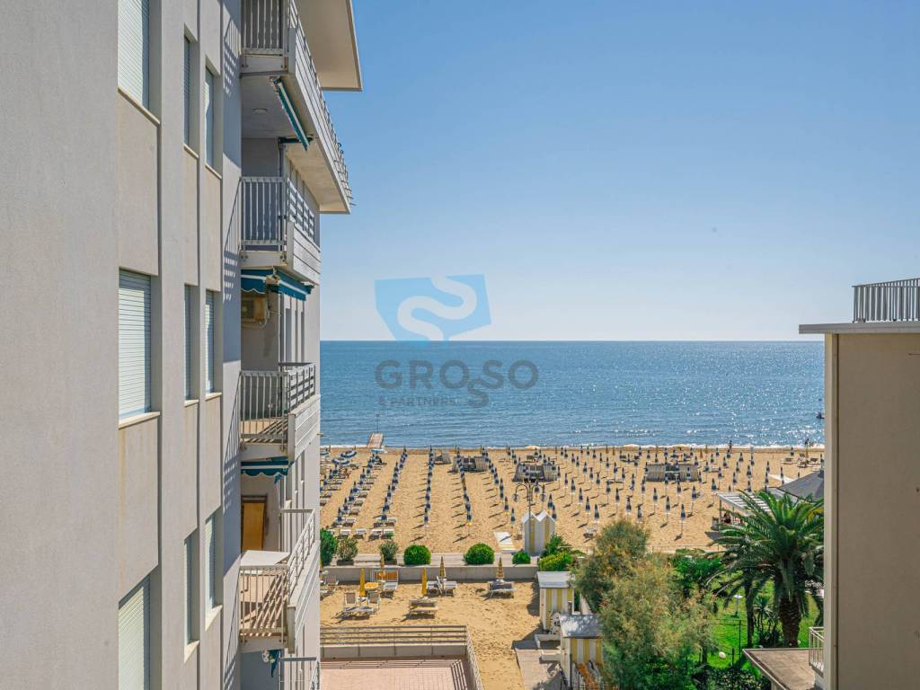 appartamento in vendita a Jesolo in zona Lido