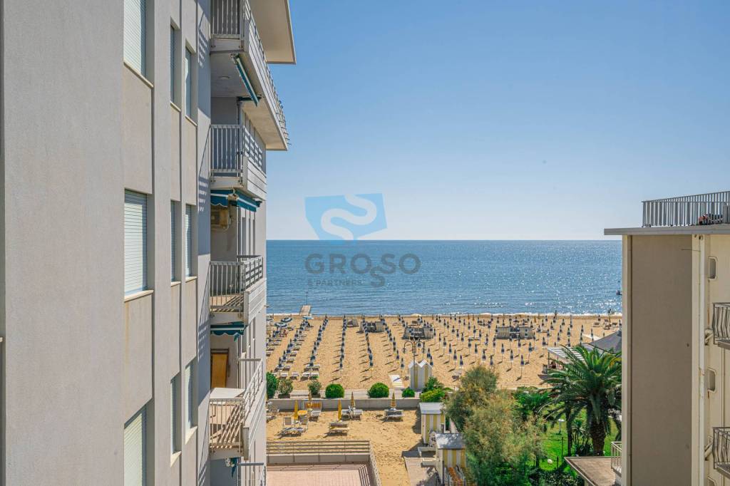 appartamento in vendita a Jesolo in zona Lido