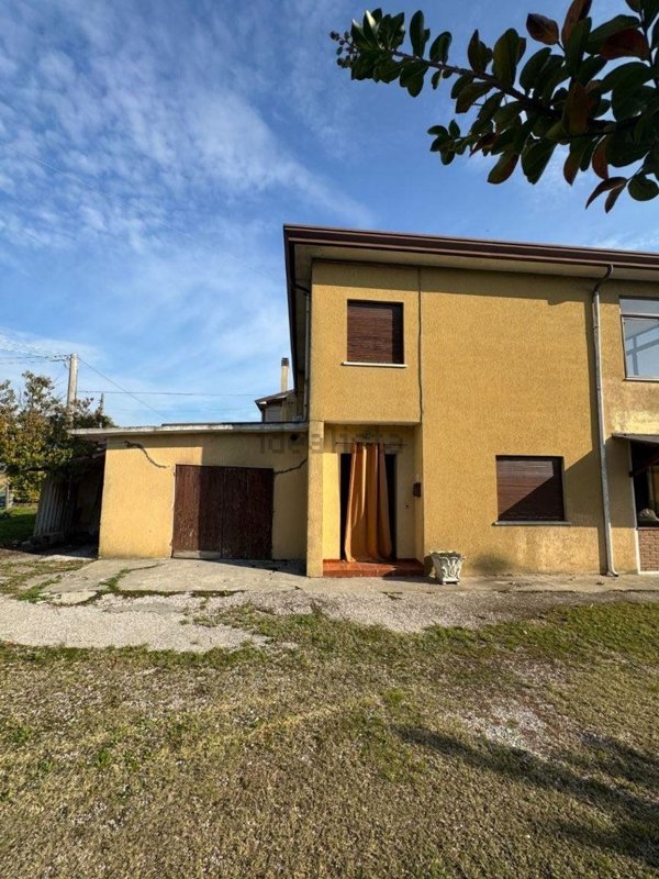 casa indipendente in vendita a Jesolo in zona Molinato