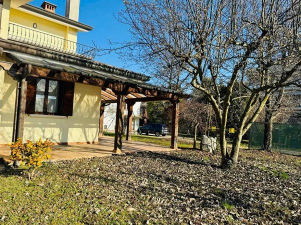 casa indipendente in vendita a Marcon