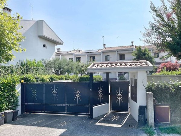 casa indipendente in vendita a Marcon in zona Gaggio