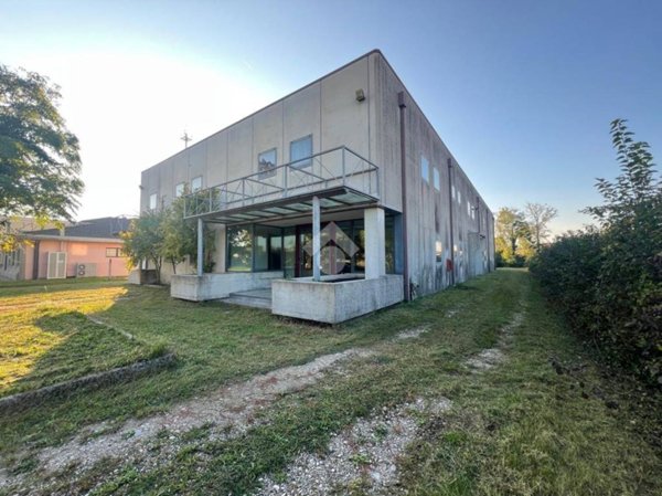 locale commerciale in vendita a Marcon in zona Gaggio