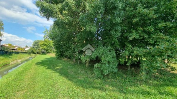 locale di sgombero in vendita a Marcon in zona Praello