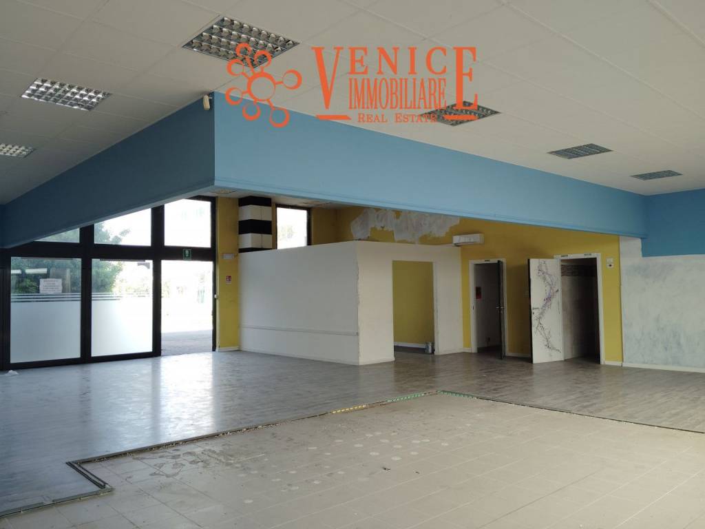 capannone in vendita a Marcon in zona Gaggio