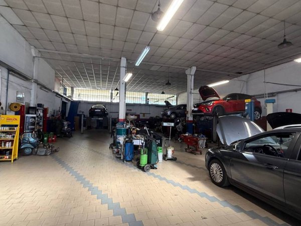 locale commerciale in vendita a Marcon