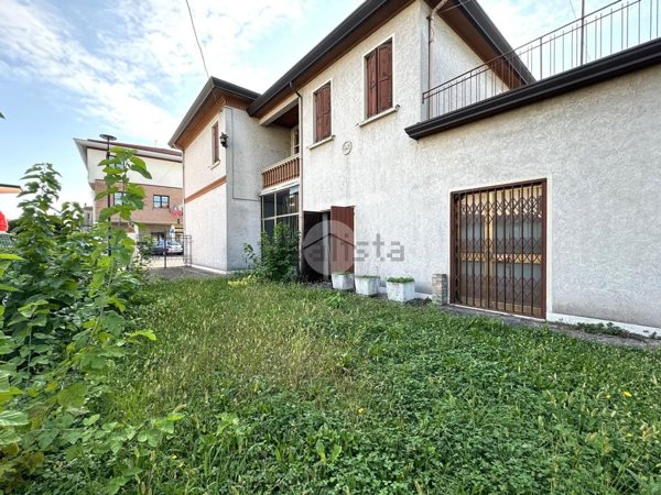 casa indipendente in vendita a Martellago in zona Maerne