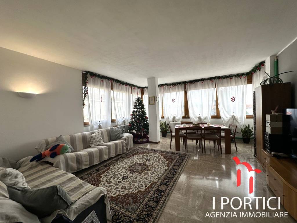 appartamento in vendita a Martellago in zona Maerne